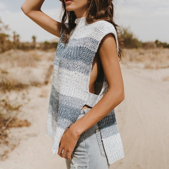 Elan Women's Sleeveless Sweater Top - Picture 3 of 3